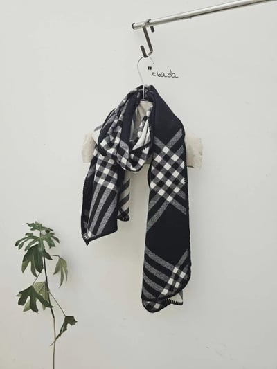 正韓EBA高級感格紋百搭圍巾4